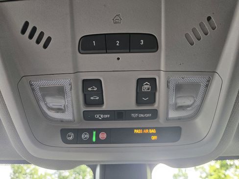 Used 2019 Chevrolet Equinox LT FWD image 23