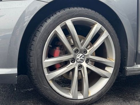 Used 2016 Volkswagen Passat 1.8T R-Line image 32