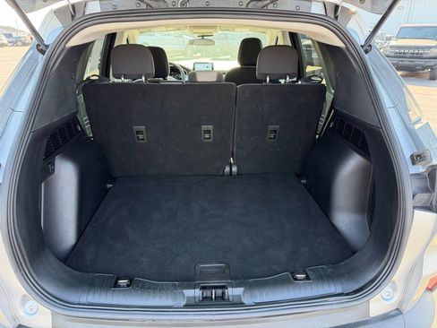 Used 2022 Ford Escape SE w/ SE Sport Appearance Package FWD image 11