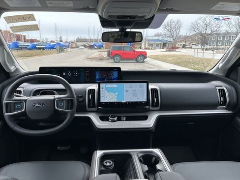 New 2025 Ford Expedition Active AWD/4WD image 16