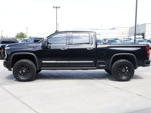 Used 2024 Chevrolet Silverado 2500 High Country w/ Z71 Off-Road Package AWD/4WD image 3