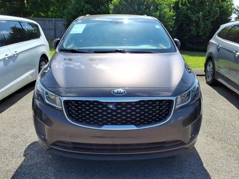 Used 2016 Kia Sedona LX FWD image 2