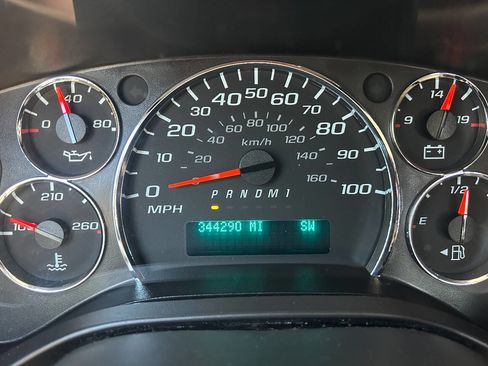 Used 2019 Chevrolet Express 3500 LT w/ LT Preferred Equipment Group image 9