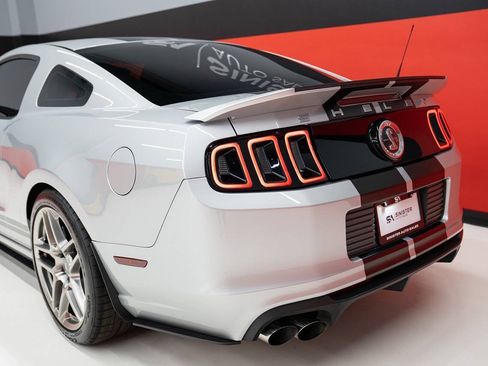 Used 2013 Ford Mustang Shelby GT500 RWD image 29