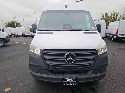 New 2025 Mercedes-Benz Sprinter 2500 image 9