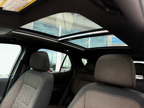 Used 2018 Chevrolet Equinox LT w/ Sun & Infotainment Package AWD/4WD image 18