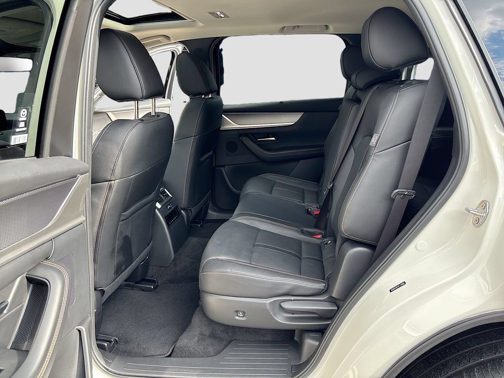 Certified 2024 MAZDA CX-90 3.3 Turbo w/ Preferred Plus AWD/4WD image 25