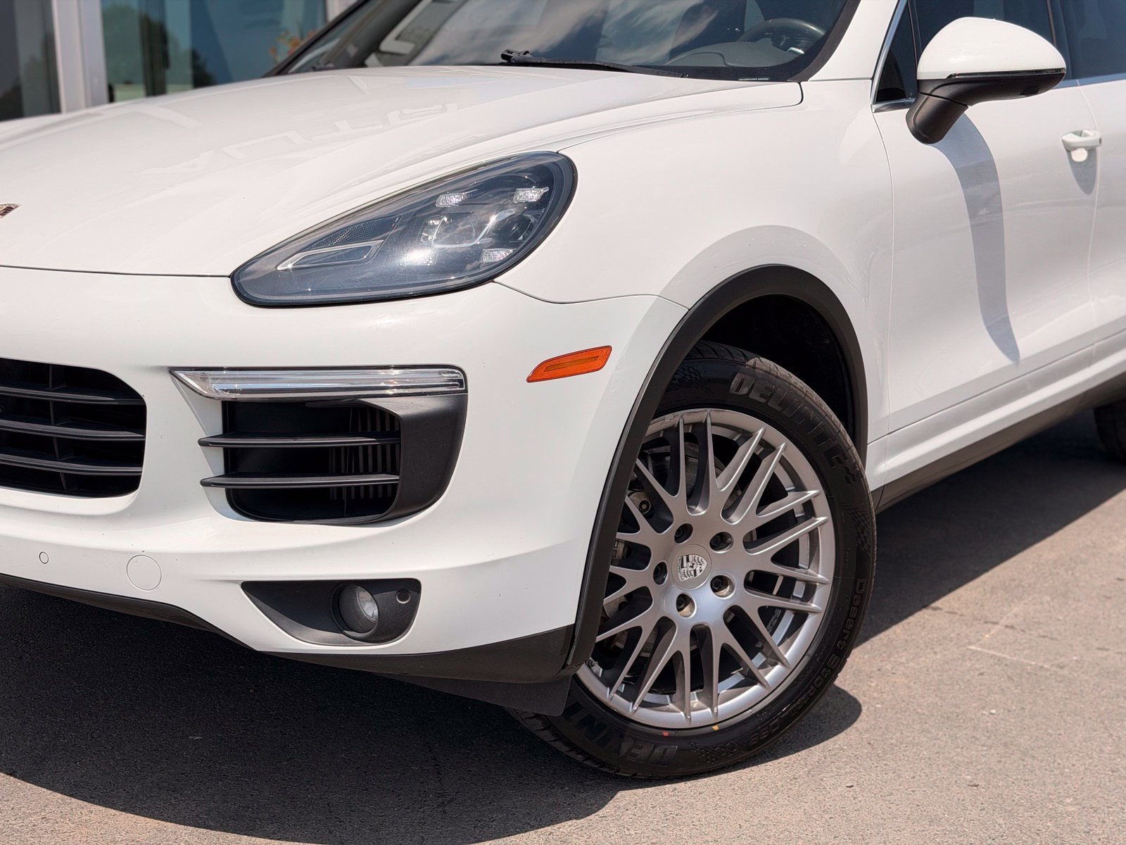 Used 2016 Porsche Cayenne S AWD/4WD image 2