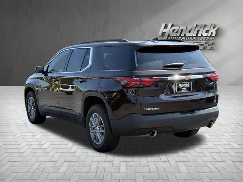 Used 2022 Chevrolet Traverse LT FWD image 9