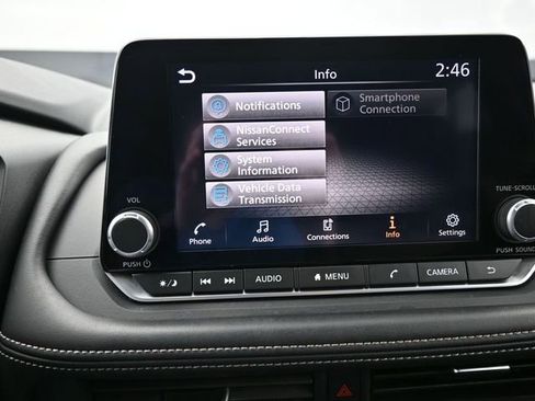 Used 2025 Nissan Rogue SV image 25