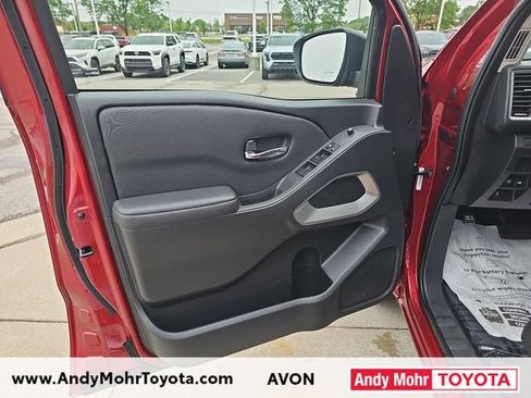 Used 2023 Nissan Frontier SV AWD/4WD image 11