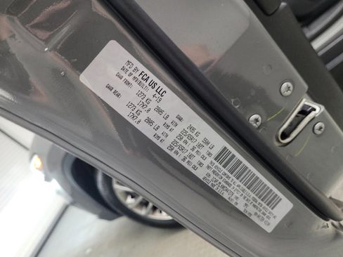 Used 2019 Jeep Cherokee Latitude Plus w/ Comfort/Convenience Group image 33