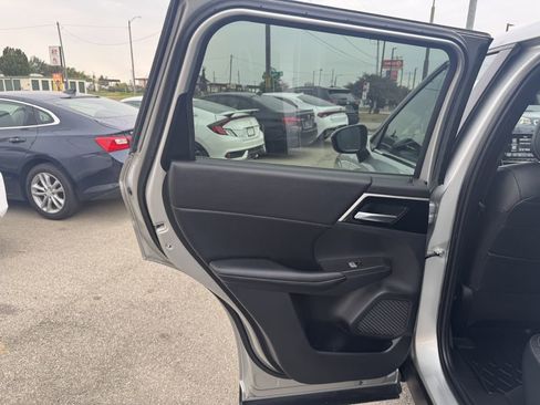 Used 2022 Mitsubishi Outlander SE image 20