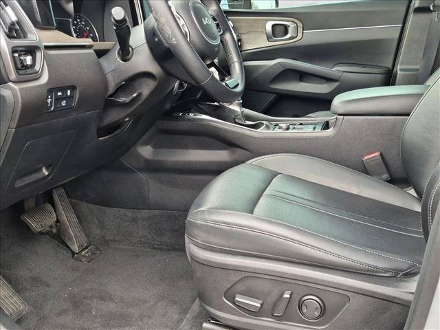 Used 2023 Kia Sorento EX w/ Panoramic Sunroof Package FWD image 24