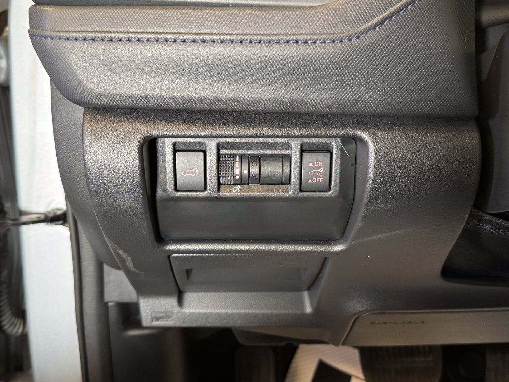 Used 2025 Subaru Forester Premium AWD/4WD image 18