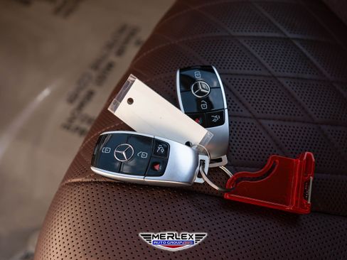 Used 2018 Mercedes-Benz S 560 4MATIC Sedan w/ Premium Package image 55