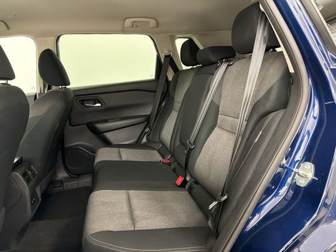 Used 2024 Nissan Rogue SV FWD image 23