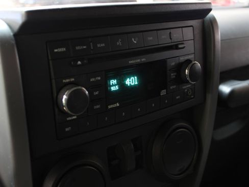 Used 2007 Jeep Wrangler Sahara w/ PWR Convenience Group AWD/4WD image 9