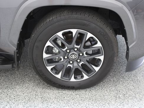 Used 2026 Toyota Sequoia Limited AWD/4WD image 5