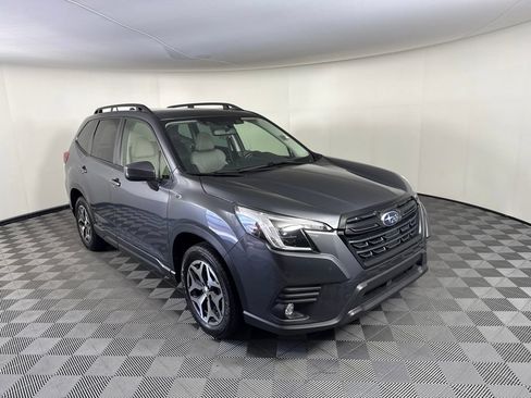 Used 2024 Subaru Forester Premium AWD/4WD image 7