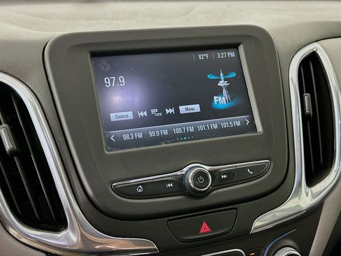 Used 2018 Chevrolet Equinox LS image 19