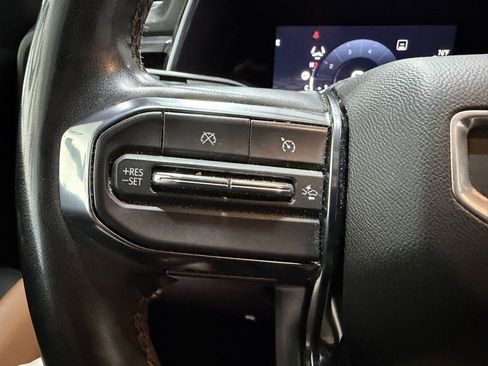 Used 2023 GMC Canyon AT4 w/ AT4 Premium Package image 15