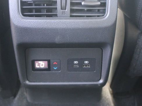 Used 2021 Nissan Rogue SL w/ Premium Package image 19