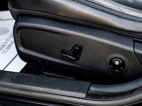 Used 2017 Chrysler 300 Limited w/ Value Package image 40