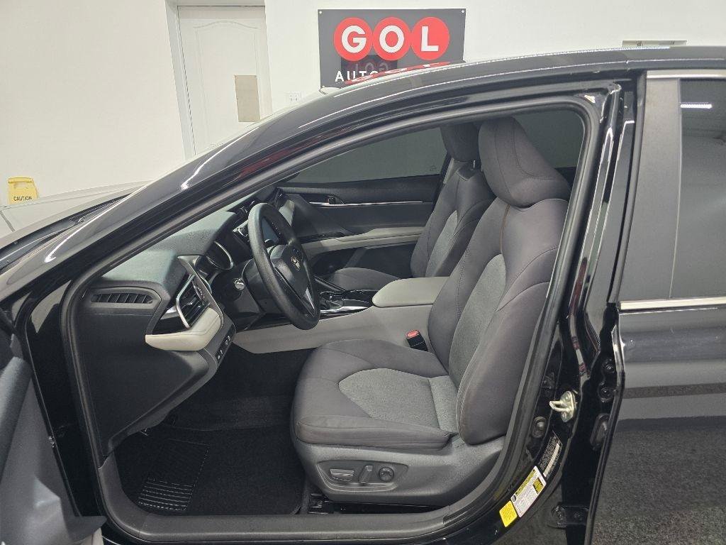 Used 2020 Toyota Camry LE FWD image 9