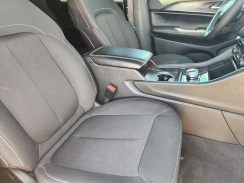 Used 2025 Jeep Grand Cherokee L Laredo w/ Luxury Tech Group I image 21