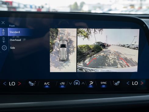 New 2026 Chevrolet Traverse LT w/ Driver Confidence Package image 27