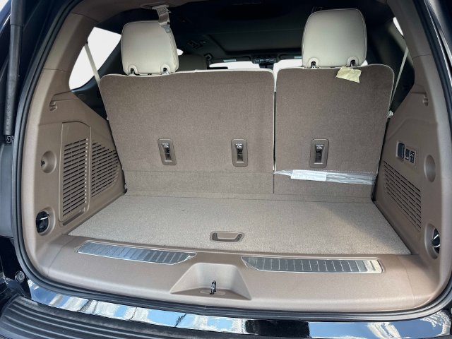 New 2026 GMC Yukon Denali w/ Advanced Technology Package AWD/4WD image 11