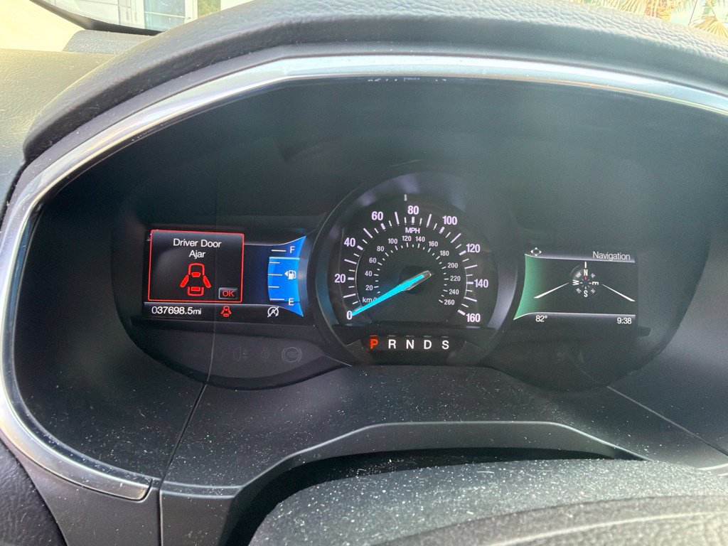 Used 2020 Ford Edge Titanium FWD image 6