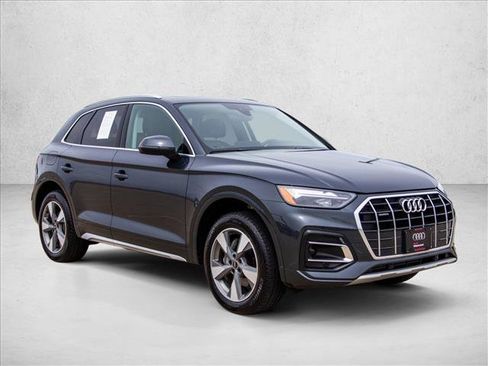 Used 2024 Audi Q5 2.0T Premium w/ Convenience Package AWD/4WD image 3