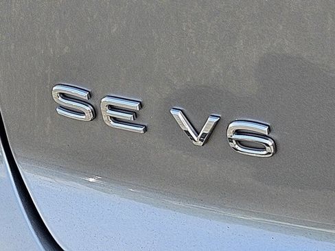 Certified 2022 Volkswagen Atlas Cross Sport SE FWD image 38