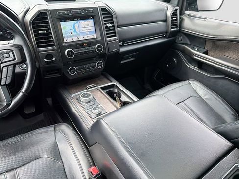 Used 2018 Ford Expedition Limited w/ Equipment Group 302A AWD/4WD image 23