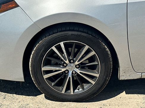 Used 2017 Toyota Corolla LE w/ LE Premium Package FWD image 4