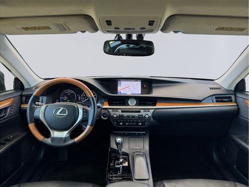 Used 2014 Lexus ES 300h w/ Luxury Package w/Bamboo Trim FWD image 24