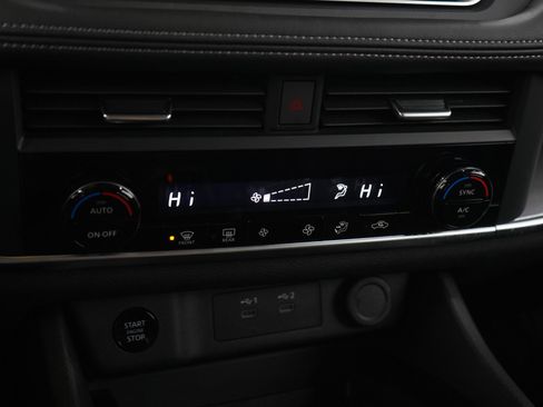 Used 2025 Nissan Rogue SV AWD/4WD image 23