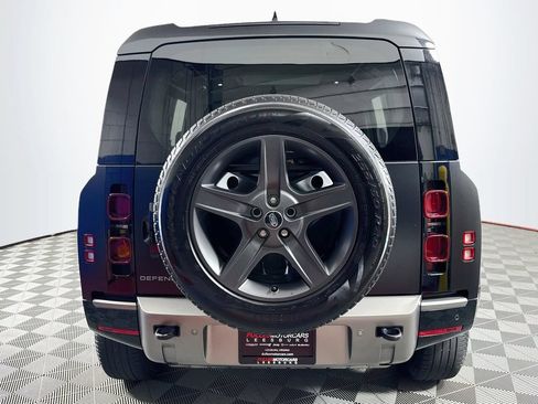 Used 2024 Land Rover Defender 110 X-Dynamic SE AWD/4WD image 6