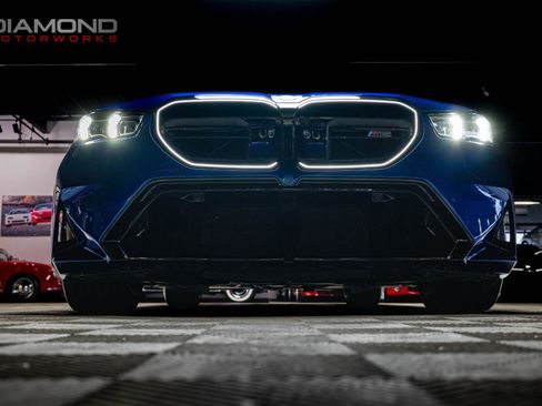 Used 2025 BMW M5 w/ Carbon Package image 66