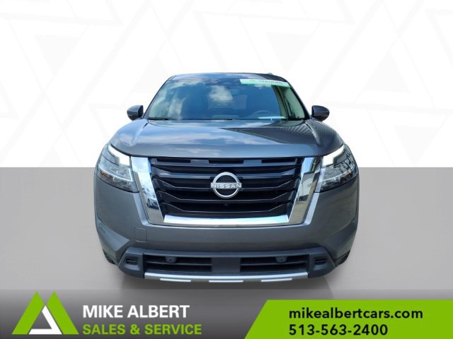 Used 2023 Nissan Pathfinder SL w/ SL Premium Package AWD/4WD image 2