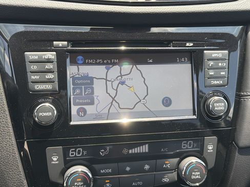 Used 2017 Nissan Rogue SL AWD/4WD image 24