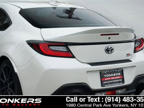 Used 2023 Toyota GR86 Premium image 6