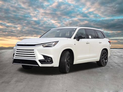 New 2026 Lexus TX 500h AWD image 4