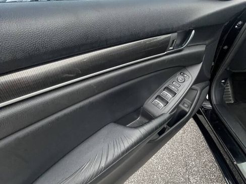 Used 2018 Honda Accord Sport image 11