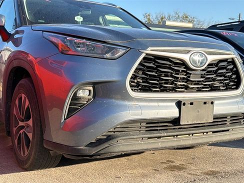 Used 2020 Toyota Highlander XLE image 12