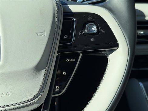 New 2026 Lincoln Aviator AWD image 29