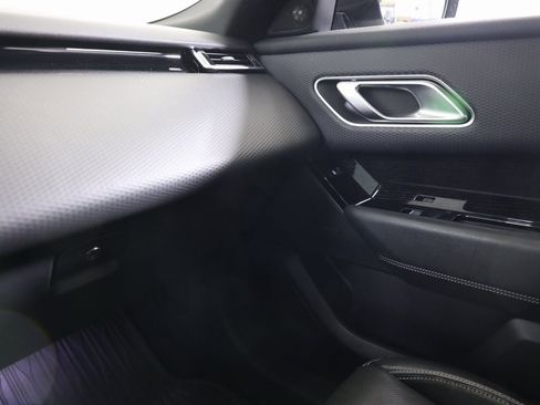 Used 2018 Land Rover Range Rover Velar S image 22