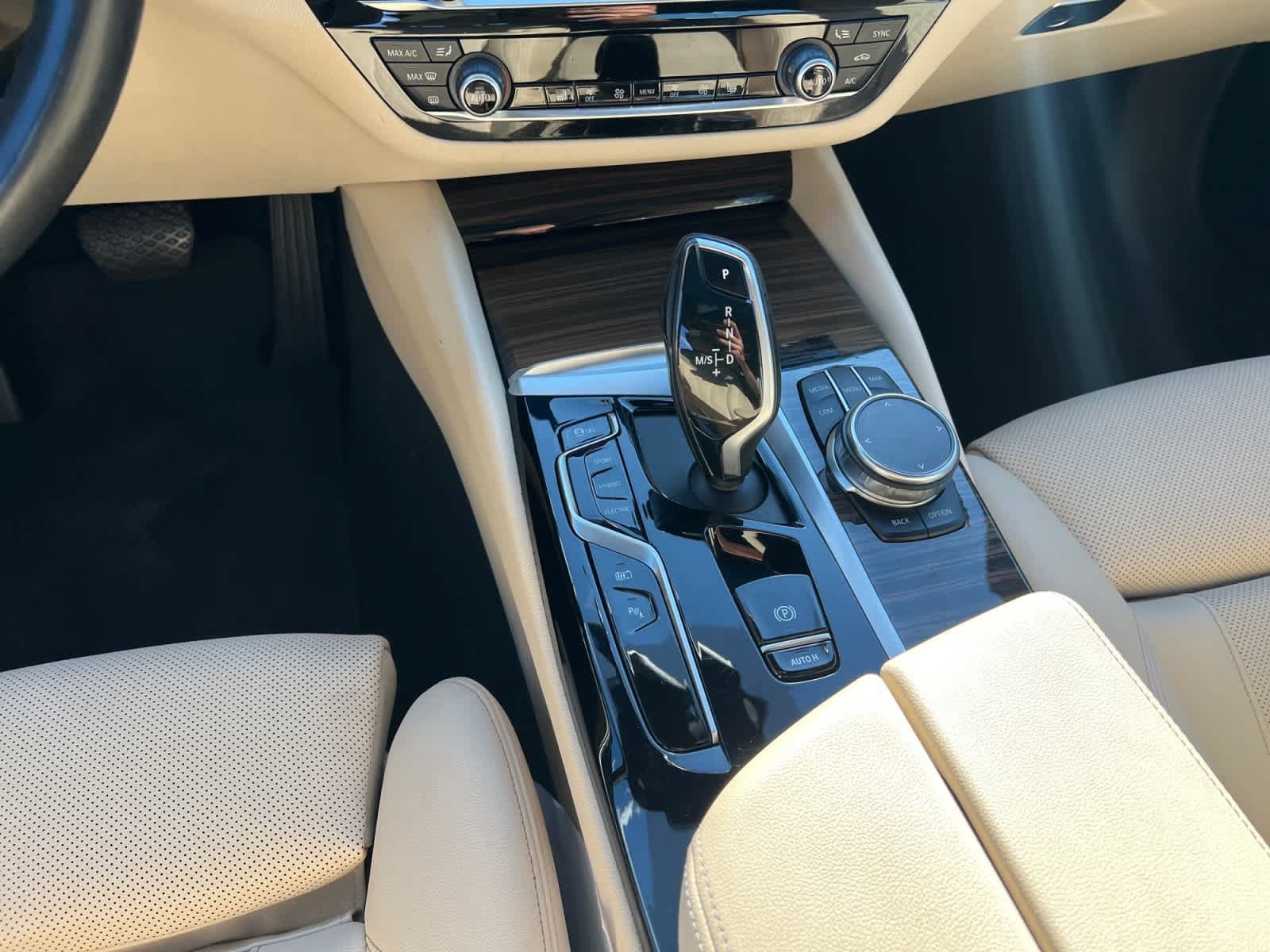 Used 2023 BMW 530e RWD image 14